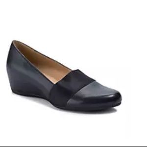 NWT Womens Sz 8.5M Andrew Geller wedge slip on shoes